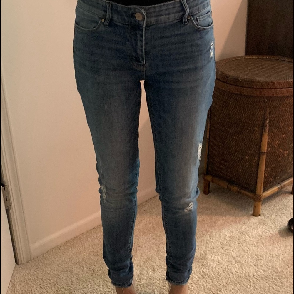 White House Black Market The skinny Annie size 4